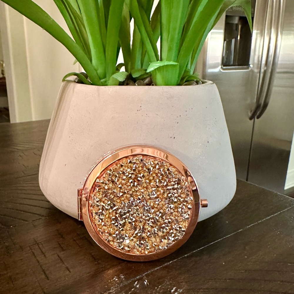 NEW!! Glam Compact Mirror